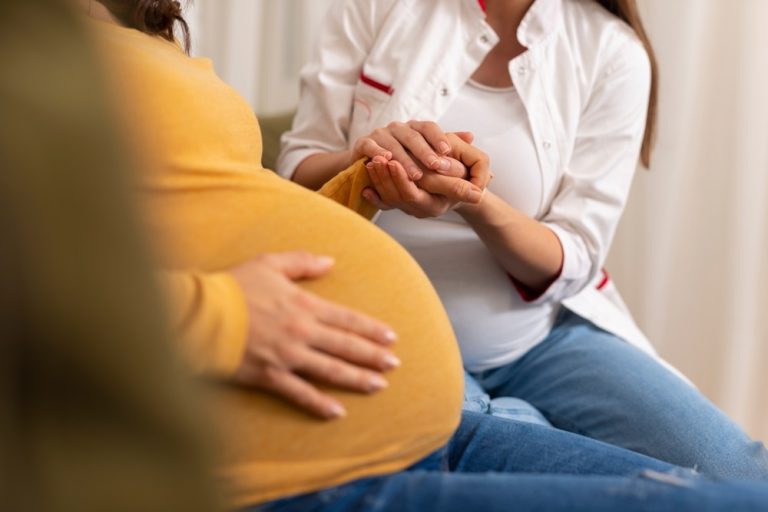 Hebammensprechstunden erhalten – Einsparungen gefährden präventive Gesundheitsversorgung für Schwangere und Neugeborene