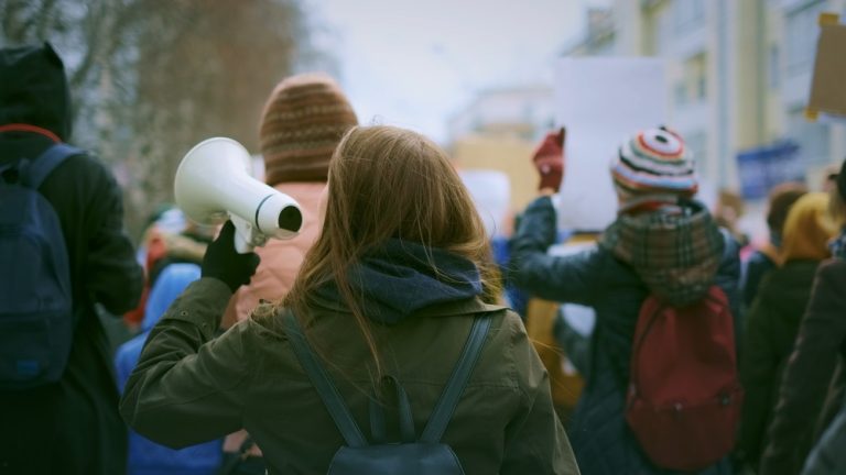 Aktionen des Bündnis für Demokratie und Menschenrechte gegen Reichsbürger-Treffen