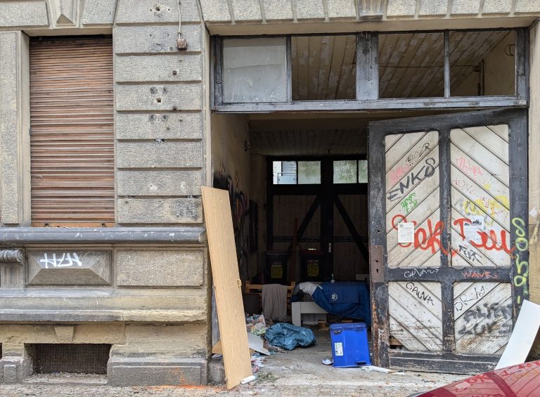 Verwahrloste Immobilien in der Südstadt – Grüne fordern konsequentes Vorgehen gegen Eigentümer*innen