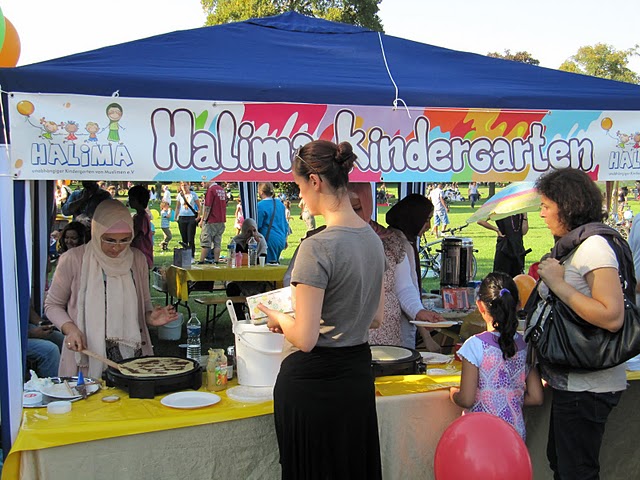 Stand des Kindergartens Halima beim Schlossgartenfest 2011