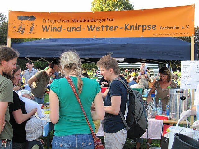 Stand des integrativen Waldkindergartens Wind-und-Wetter-Knirpse beim Schlossgartenfest 2011