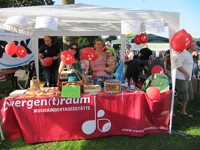Stand der Musikkindertagesstätte Zwergentraum beim Schlossgartenfest 2011